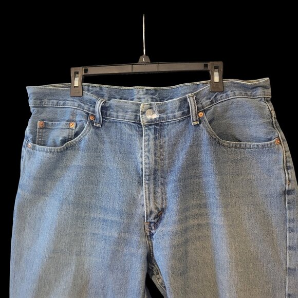Levi’s 550 Men’s Relaxed Fit Jeans W40 L32 Light Wash - Picture 3 of 9